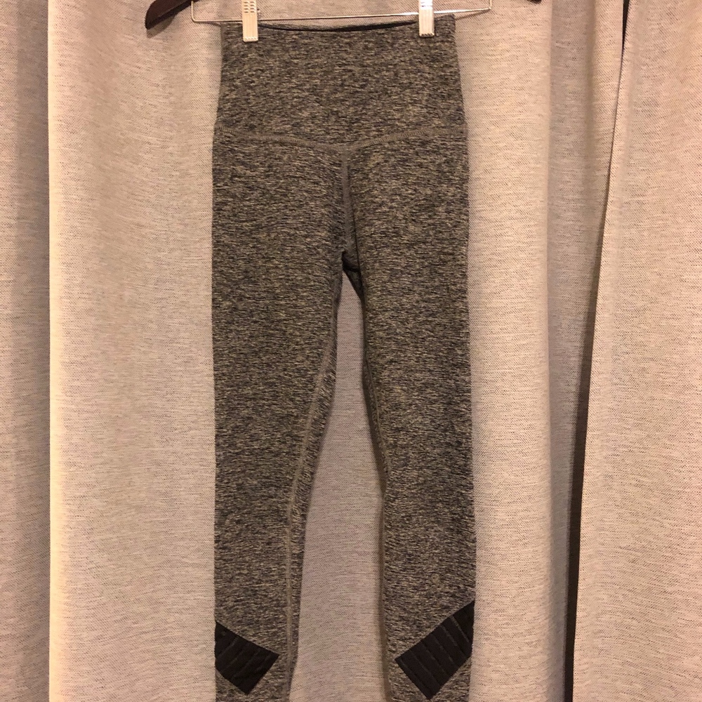 soft detailed leggings